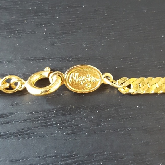 Napier - Vintage Gold & Pearl Set - Picture 4 of 4